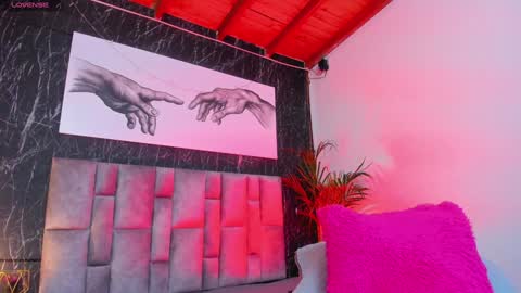 Snapshot of nicelle_carson chatting on February 2025 03:31:02 PM Nicolle online show from February 2025 03:31:02 PM