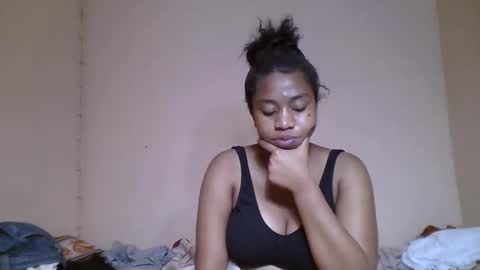 Snapshot of nicelly01 chatting on May 2026 06:20:01 PM nicelly01 online show from May 2026 06:20:01 PM