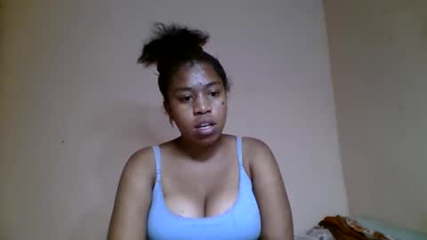 Snapshot of nicelly01 chatting on June 2026 06:43:01 PM nicelly01 online show from June 2026 06:43:01 PM