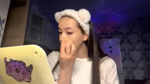 Ellie online show from November 2025 10:28:01 AM