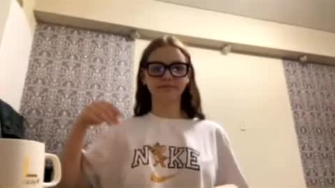 Snapshot of nicholholda chatting on April 2026 07:38:02 PM Nicole online show from April 2026 07:38:02 PM