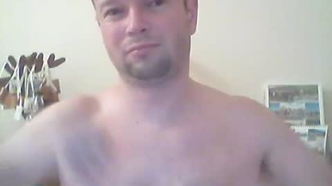 Snapshot of nick1990b chatting on December 2025 06:47:01 PM nick1990b online show from December 2025 06:47:01 PM