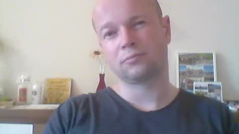 nick1990b online show from April 2026 04:49:01 PM