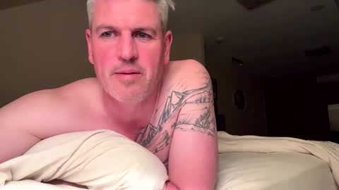 nick578320 online show from October 2025 01:35:02 PM