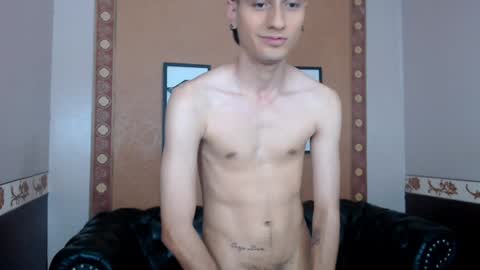 Snapshot of nick_damon chatting on December 2024 09:17:01 PM Nick online show from December 2024 09:17:01 PM