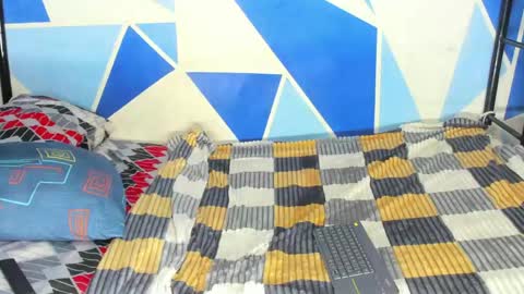 Snapshot of nick_damon chatting on April 2026 11:43:02 PM Nick online show from April 2026 11:43:02 PM