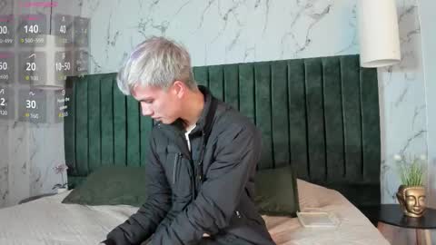 Snapshot of nick_torn chatting on October 2025 11:55:02 AM Nick online show from October 2025 11:55:02 AM