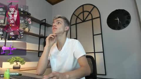Snapshot of nick_torn chatting on October 2025 12:05:02 PM Nick online show from October 2025 12:05:02 PM