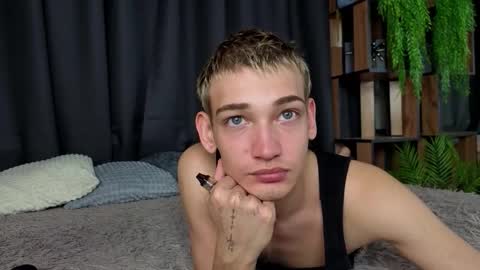 Snapshot of nick_win chatting on October 2025 07:42:02 PM Nick online show from October 2025 07:42:02 PM