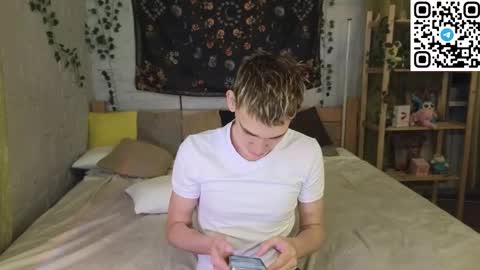Snapshot of nick_win chatting on November 2025 12:19:01 AM Nick online show from November 2025 12:19:01 AM