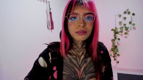 Snapshot of nicki_1 chatting on January 2025 09:06:02 AM   Help me reach 100 thumbs up online show from January 2025 09:06:02 AM