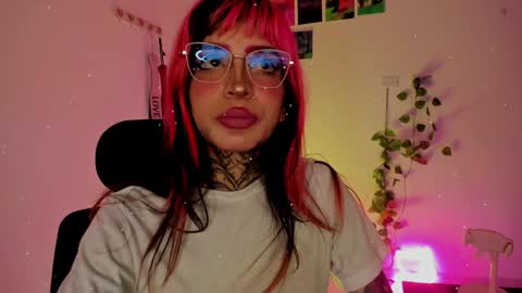 Snapshot of nicki_1 chatting on January 2025 08:18:02 AM   Help me reach 100 thumbs up online show from January 2025 08:18:02 AM