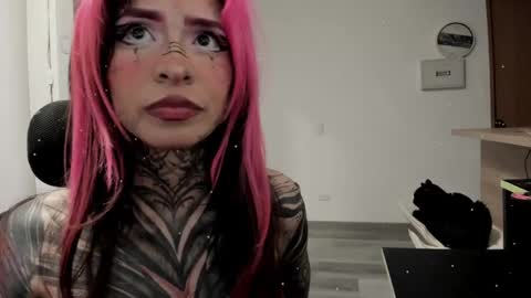 Snapshot of nicki_1 chatting on February 2025 02:09:02 AM   Help me reach 100 thumbs up online show from February 2025 02:09:02 AM