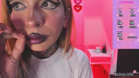 Snapshot of nicki_1 chatting on September 2025 07:42:01 AM   Help me reach 100 thumbs up online show from September 2025 07:42:01 AM