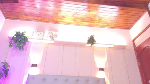 Snapshot of nicki__snow chatting on December 2025 01:18:02 PM Your baby Nicol online show from December 2025 01:18:02 PM