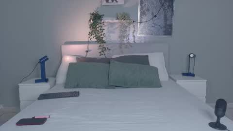 Snapshot of nickifox__ chatting on November 2025 07:38:01 PM NICKI FOX online show from November 2025 07:38:01 PM