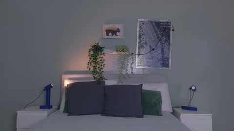 Snapshot of nickifox__ chatting on November 2025 09:17:01 PM NICKI FOX online show from November 2025 09:17:01 PM