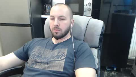 Julian online show from February 2025 11:57:02 PM