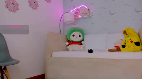 Nicolas online show from January 2025 06:44:01 PM