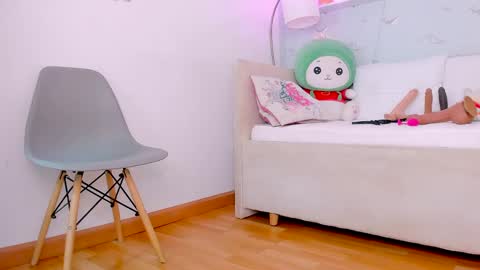 Nicolas online show from January 2025 06:31:01 PM