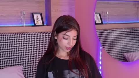 Snapshot of nicky_belmonth chatting on January 2025 07:29:01 PM nicky_belmonth online show from January 2025 07:29:01 PM