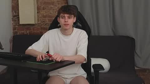 Snapshot of nicky_mart chatting on April 2026 05:39:01 PM Nicki Danny online show from April 2026 05:39:01 PM