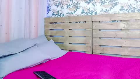 nicky_oli online show from January 2025 12:41:02 PM