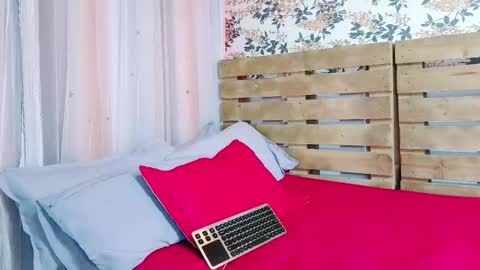 nicky_oli online show from January 2025 03:44:01 PM