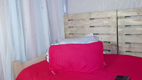 nicky_oli online show from February 2025 12:28:01 PM