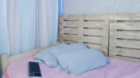 nicky_oli online show from February 2025 04:45:02 PM