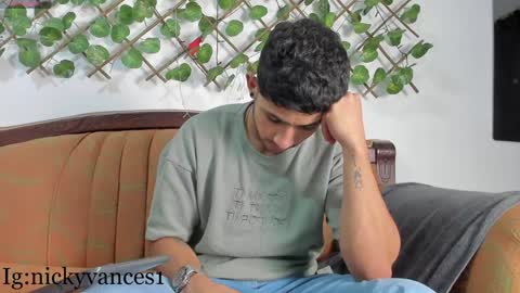 nicky online show from January 2025 08:27:01 PM