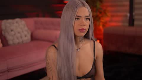 Snapshot of nickybennz chatting on November 2025 07:05:02 PM Nicky online show from November 2025 07:05:02 PM