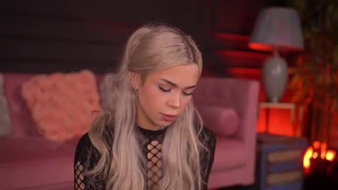 Snapshot of nickybennz chatting on November 2025 06:51:01 PM Nicky online show from November 2025 06:51:01 PM