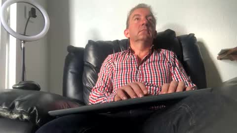 Nico online show from November 2025 02:45:02 PM