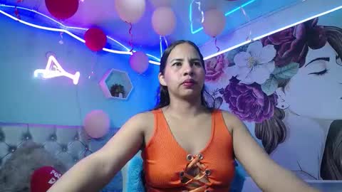 nicol_ross19 online show from February 2026 10:44:01 PM