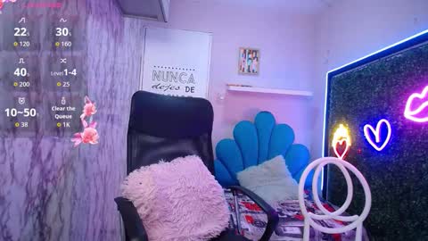 nicol_ross19 online show from March 2026 10:38:01 PM