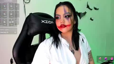 Nicol online show from October 2025 08:38:01 PM