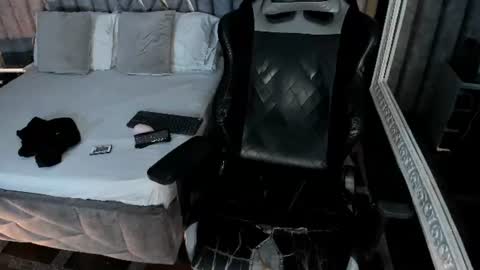 Nicolai online show from July 2026 03:03:02 PM