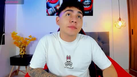 nicolas_james_sc online show from October 2025 02:28:02 PM