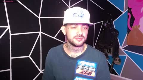 nicolas online show from November 2025 07:03:01 PM