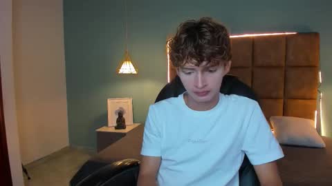 nicolasferrer18 online show from November 2025 07:25:02 PM