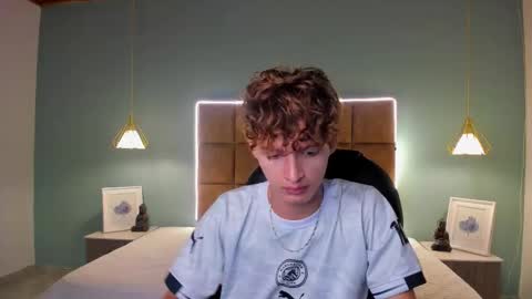 nicolasferrer18 online show from November 2025 07:36:03 PM