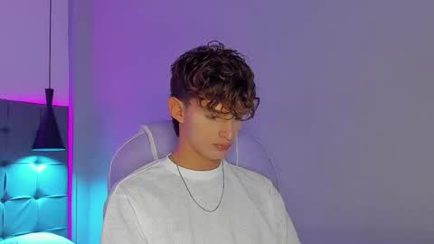 nicolasferrer18 online show from December 2025 07:44:01 PM