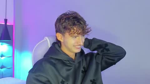 nicolasferrer18 online show from December 2025 07:32:01 PM