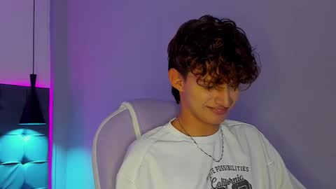 nicolasferrer18 online show from December 2025 07:53:02 PM