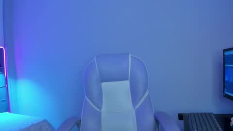 nicolasferrer18 online show from December 2025 07:20:01 PM