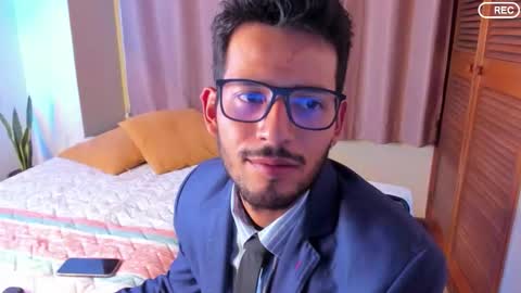 nicolasrodrii online show from January 2026 12:03:01 AM