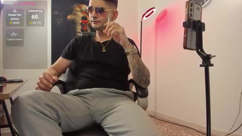 Snapshot of nicolass_fellener chatting on October 2025 04:27:01 AM Nicolas Fellener online show from October 2025 04:27:01 AM