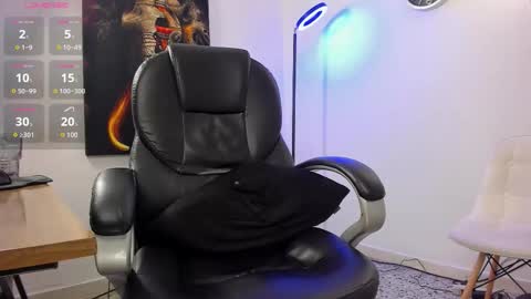 Snapshot of nicolass_fellener chatting on October 2025 06:17:01 AM Nicolas Fellener online show from October 2025 06:17:01 AM