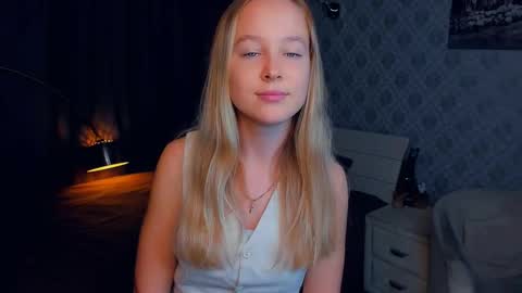 Snapshot of nicolavanderbie chatting on September 2025 06:18:02 PM Nicoletta online show from September 2025 06:18:02 PM